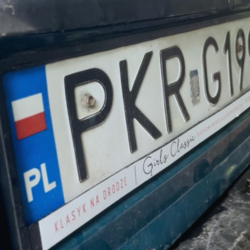Komplet ramek na tablicę rejestracyjna - KLASYK NA DRODZE